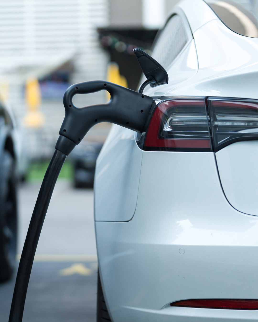 Instalamos puntos de recarga para vehículos eléctricos en Guadalajara, adaptados a viviendas, comunidades y empresas, garantizando seguridad, eficiencia y servicio postventa profesional.