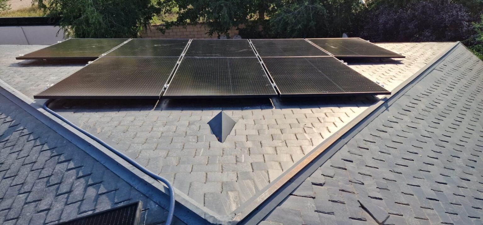 Nuestro proceso combina un estudio técnico exhaustivo in situ con equipos certificados, garantizando un ahorro energético significativo y una instalación segura.